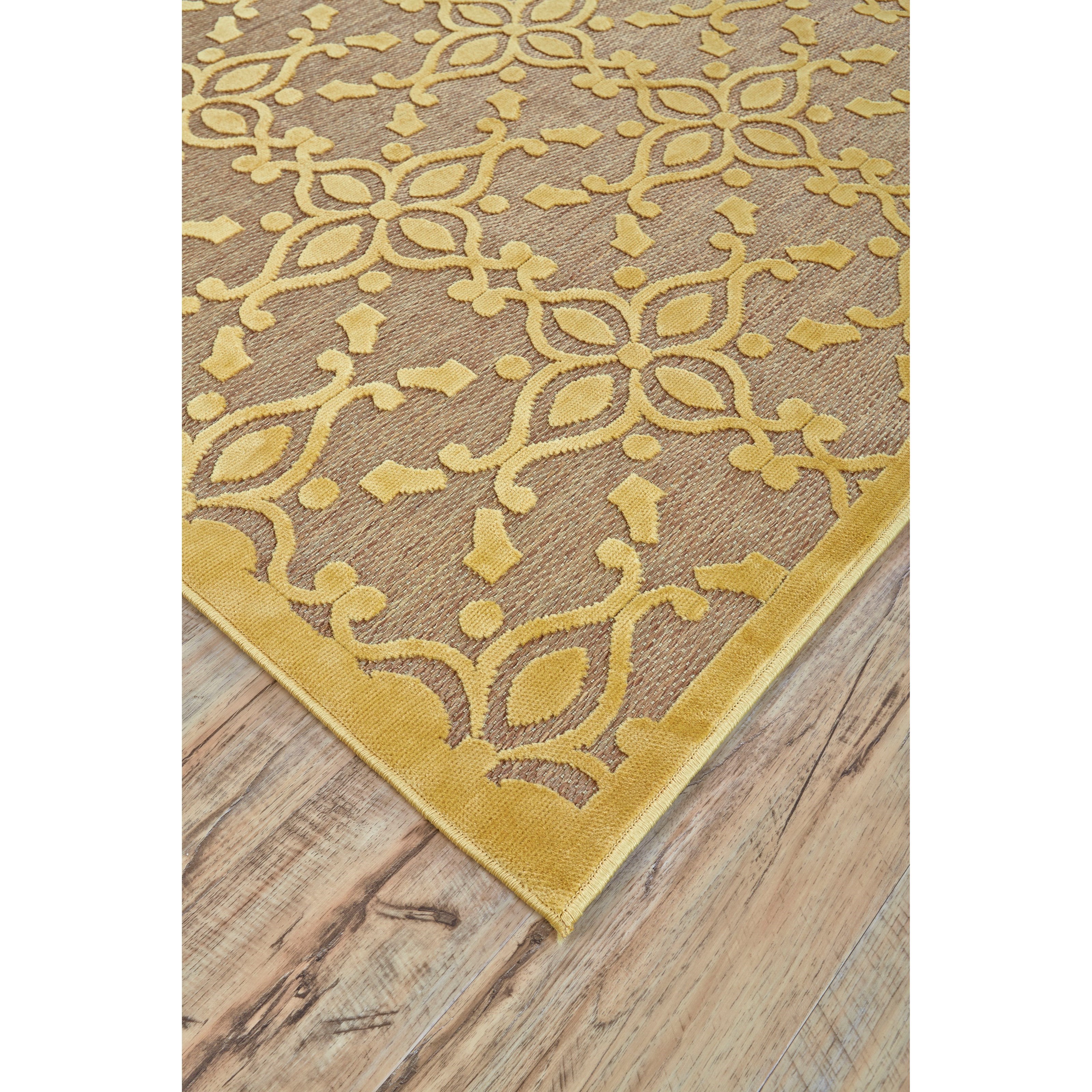 Tan/Yellow 7'-6" X 10'-6" Area Rug